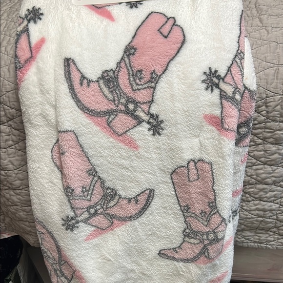 Cozy Pink Cowboy Boot Blanket